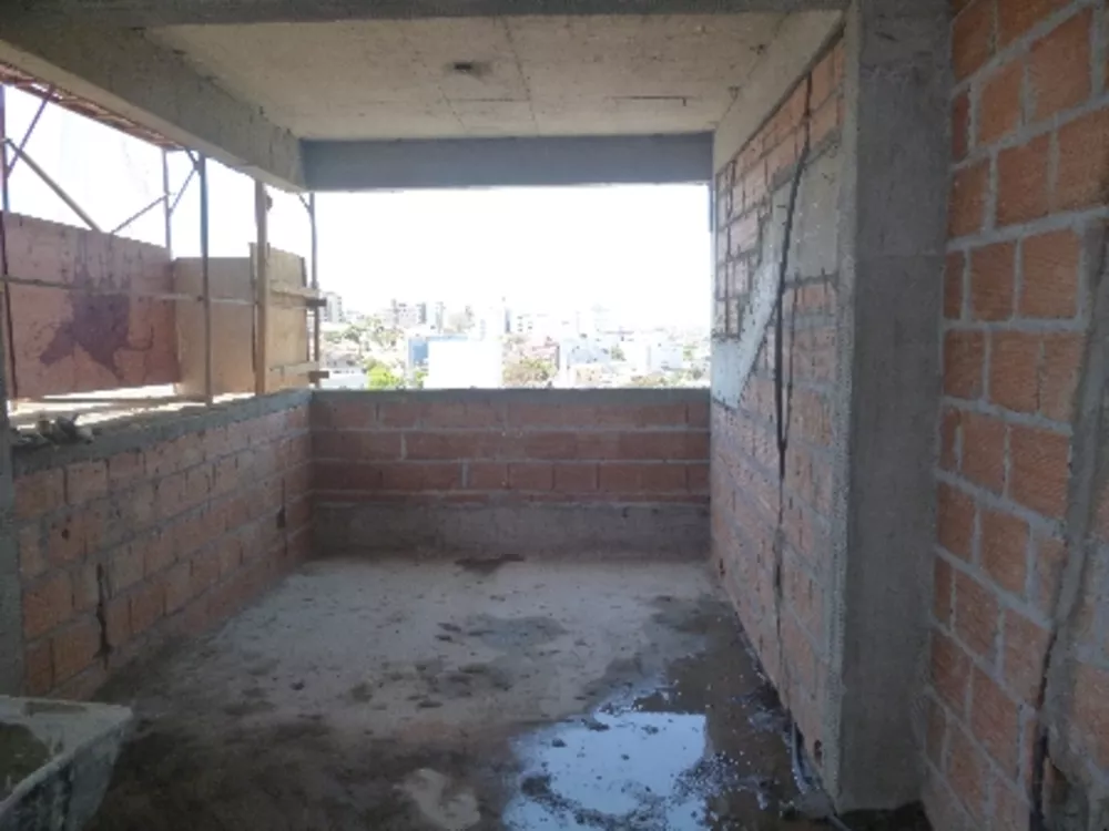 Cobertura à venda com 4 quartos, 180m² - Foto 1