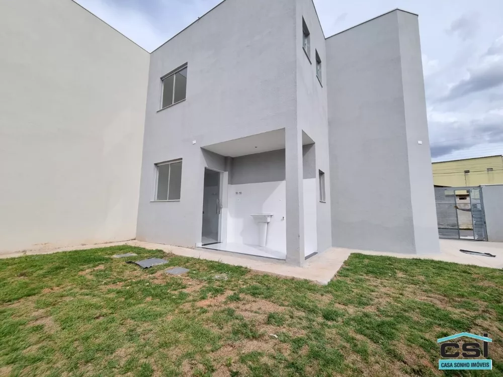 Casa à venda com 3 quartos, 90m² - Foto 8