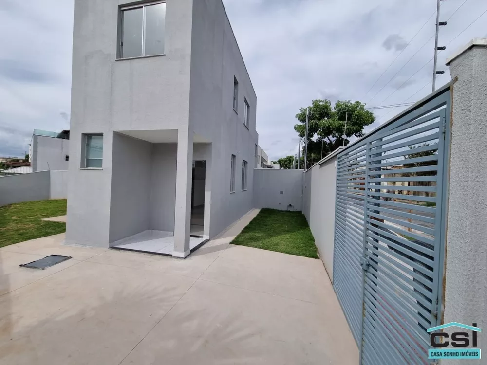 Casa à venda com 3 quartos, 90m² - Foto 3