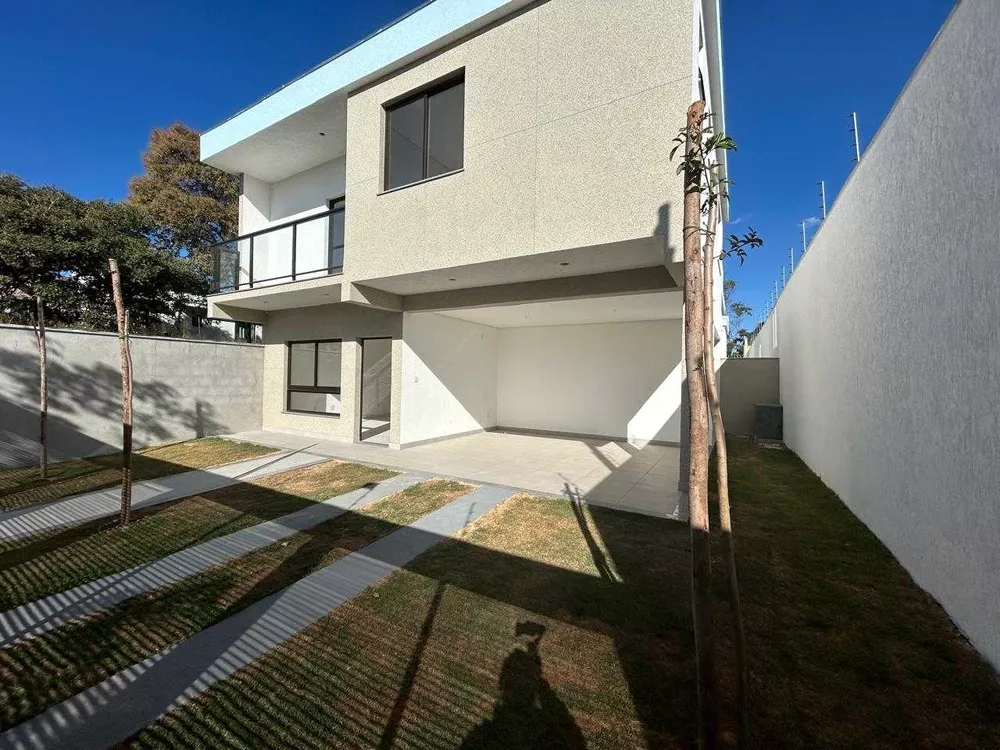 Casa à venda com 3 quartos, 156m² - Foto 2