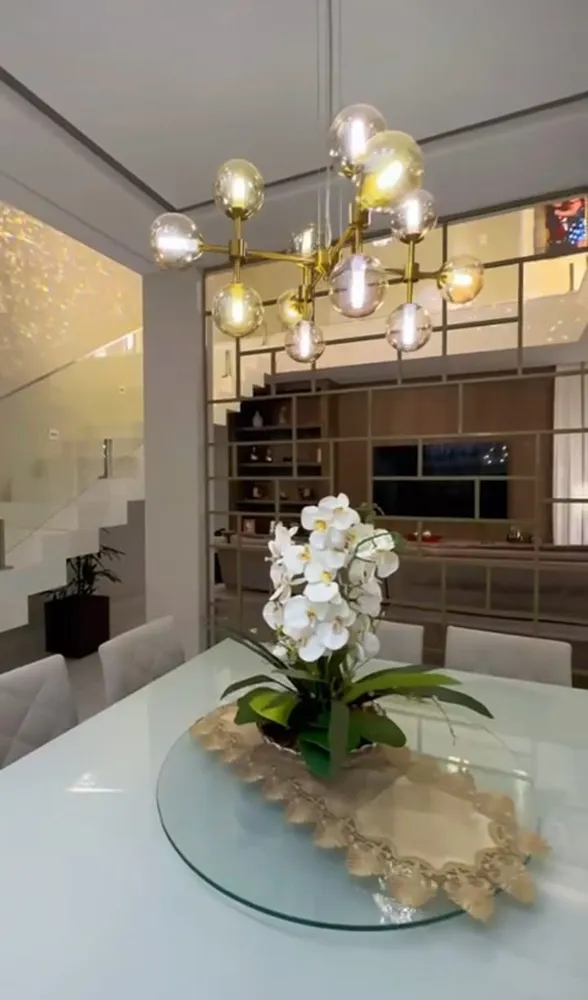 Casa, 4 quartos, 308 m² - Foto 1