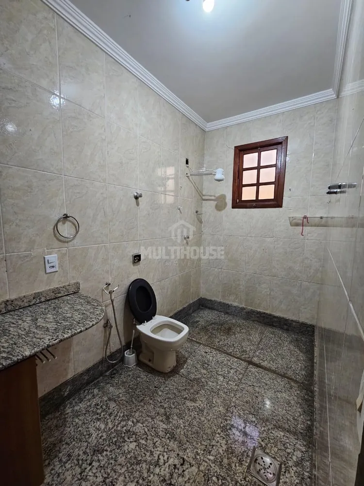 Casa, 3 quartos, 208 m² - Foto 2