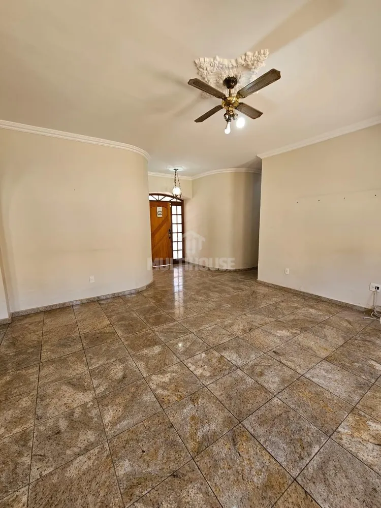 Casa, 3 quartos, 208 m² - Foto 3