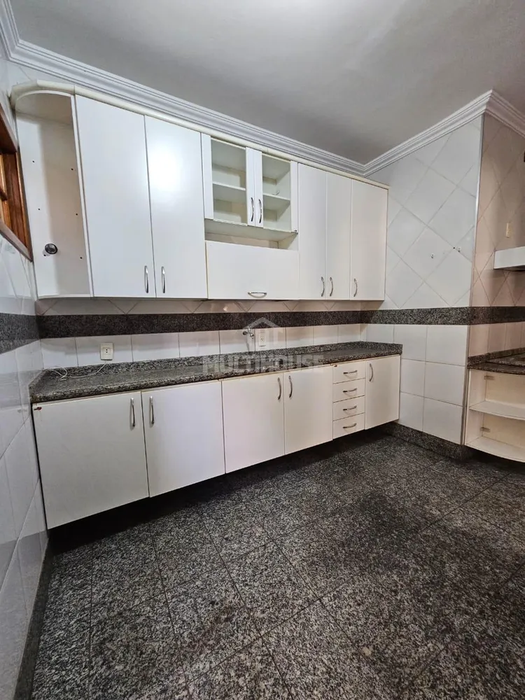 Casa, 3 quartos, 208 m² - Foto 3