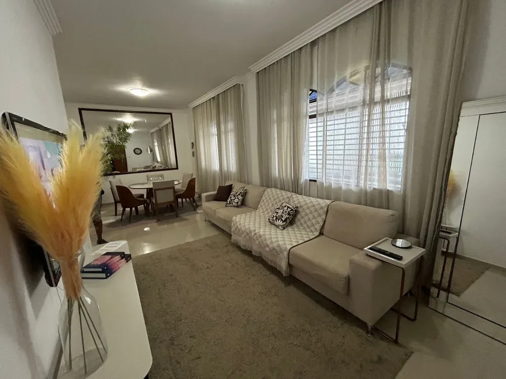 Casa, 3 quartos, 247 m² - Foto 1