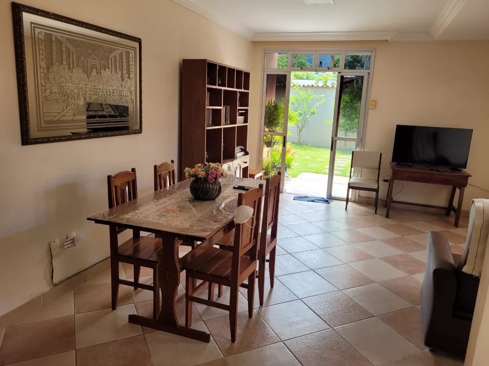 Casa à venda com 5 quartos, 240m² - Foto 4