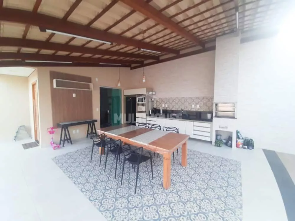 Casa à venda com 3 quartos, 180m² - Foto 3