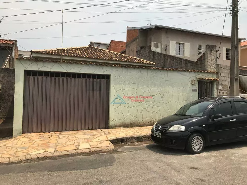 Casa à venda com 3 quartos, 350m² - Foto 1