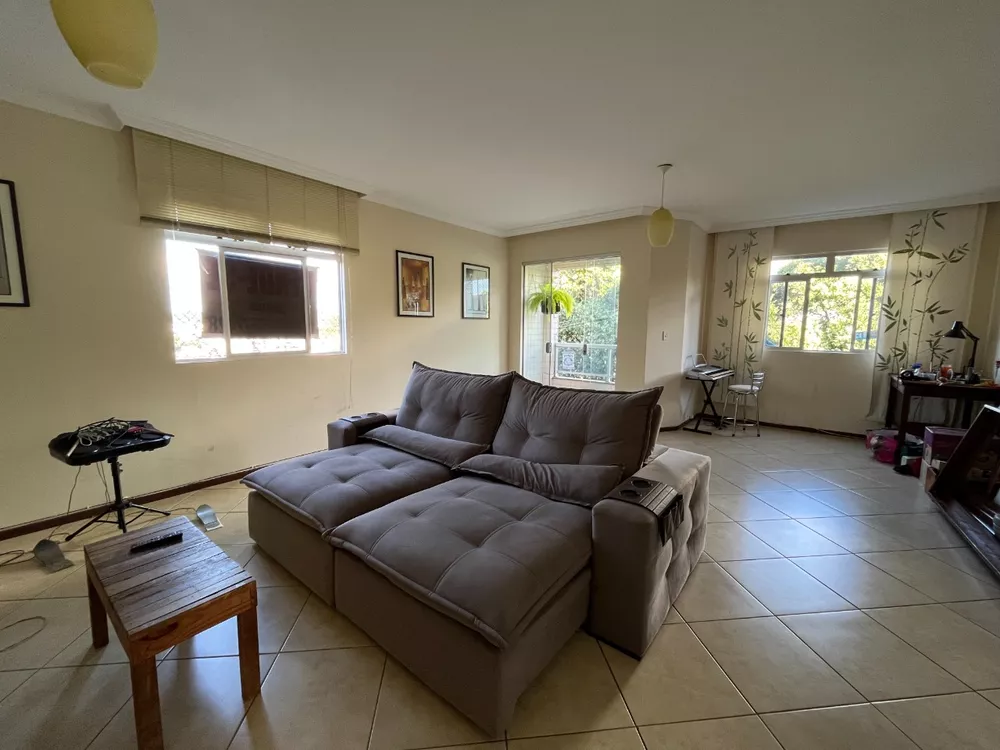 Apartamento à venda com 3 quartos, 113m² - Foto 2