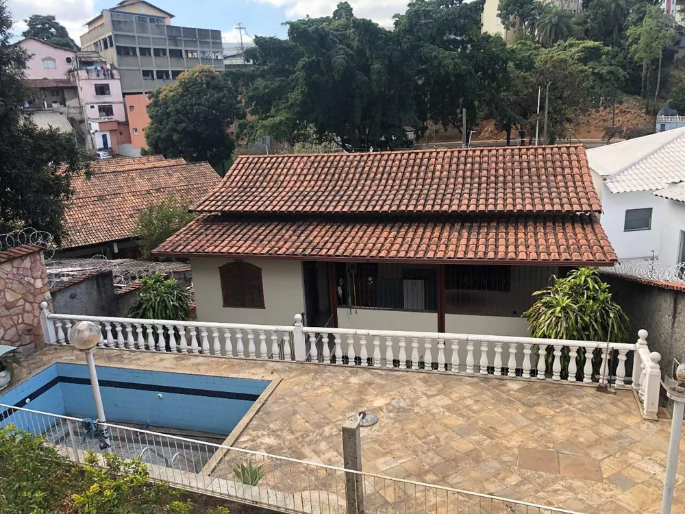 Casa à venda com 3 quartos, 288m² - Foto 7