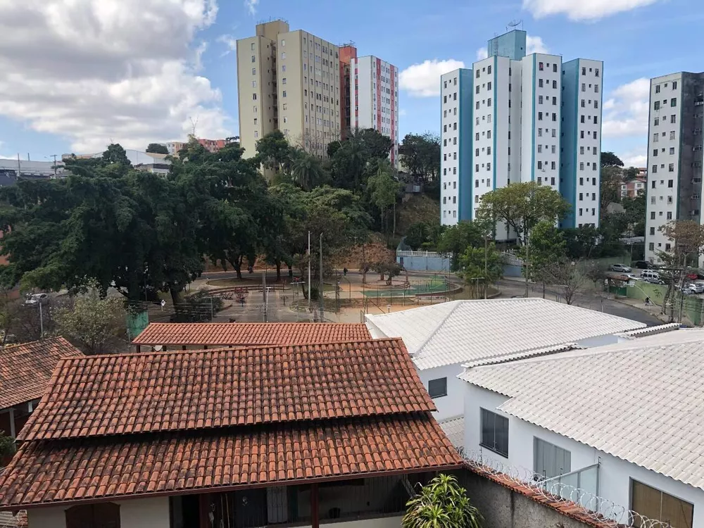 Casa à venda com 3 quartos, 288m² - Foto 5