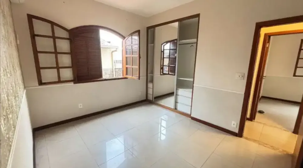 Casa, 4 quartos, 210 m² - Foto 2