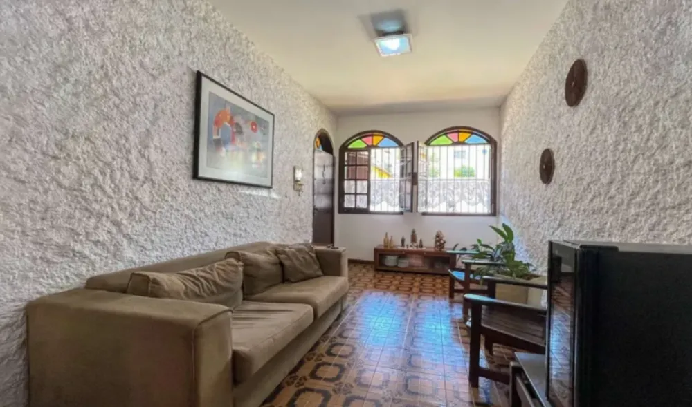 Casa, 4 quartos, 245 m² - Foto 1
