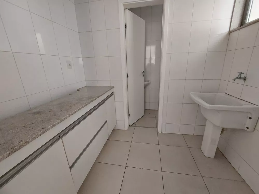 Apartamento à venda com 3 quartos, 100m² - Foto 1