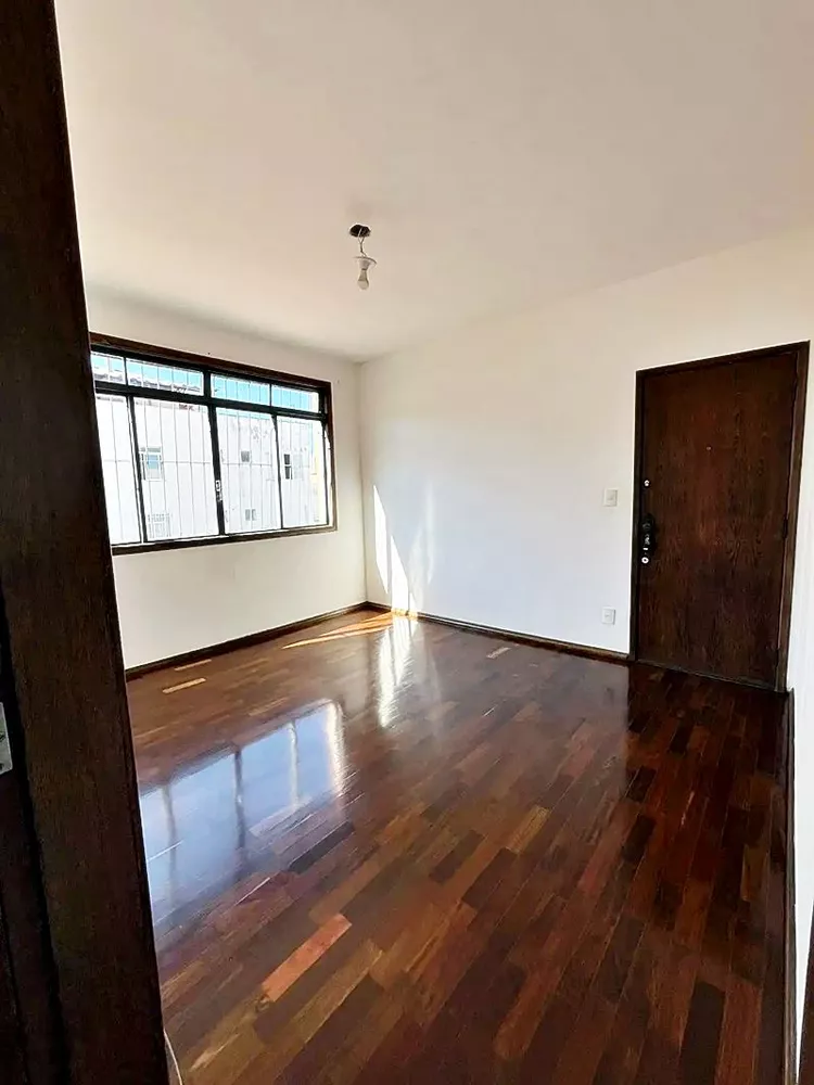 Apartamento à venda com 3 quartos, 100m² - Foto 1