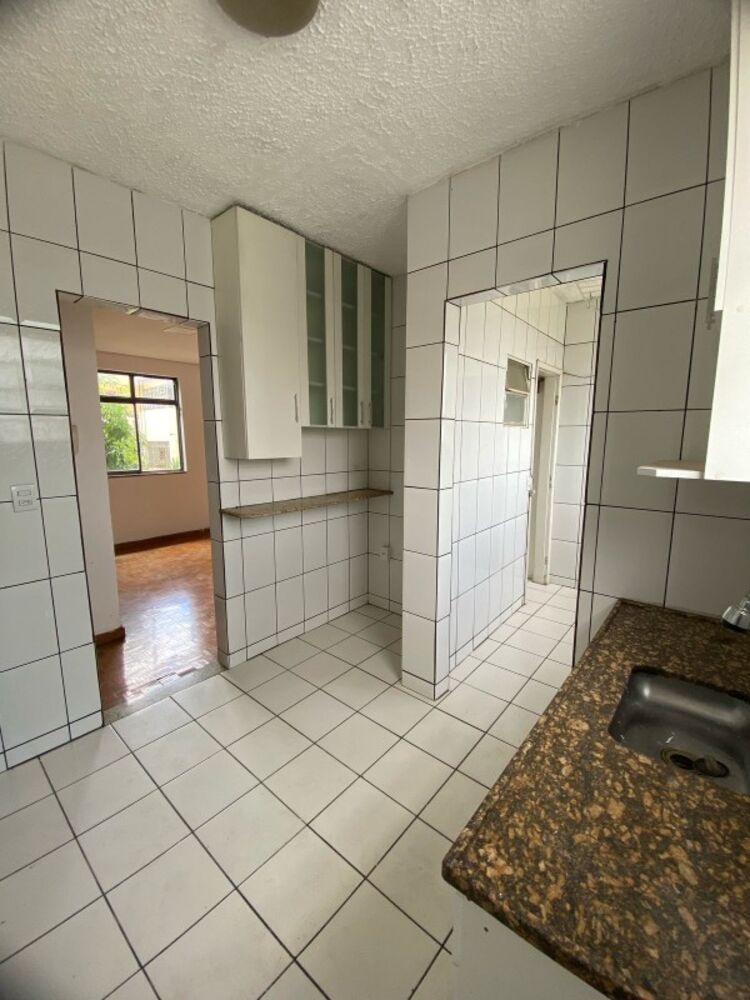 Apartamento à venda com 2 quartos, 70m² - Foto 4