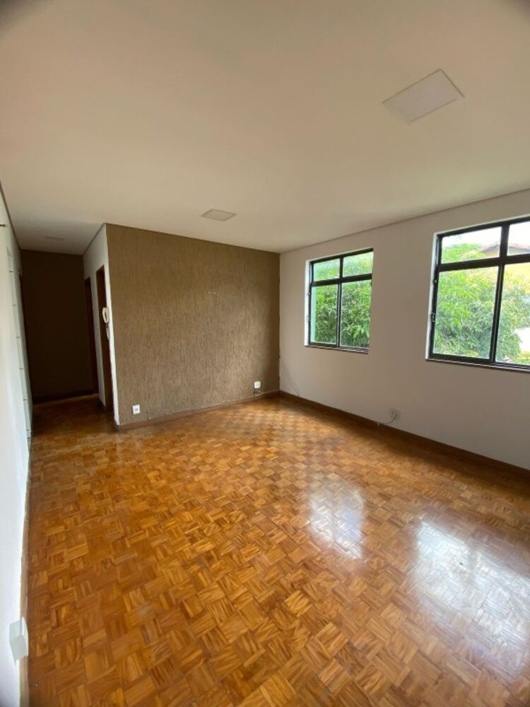 Apartamento à venda com 2 quartos, 70m² - Foto 1