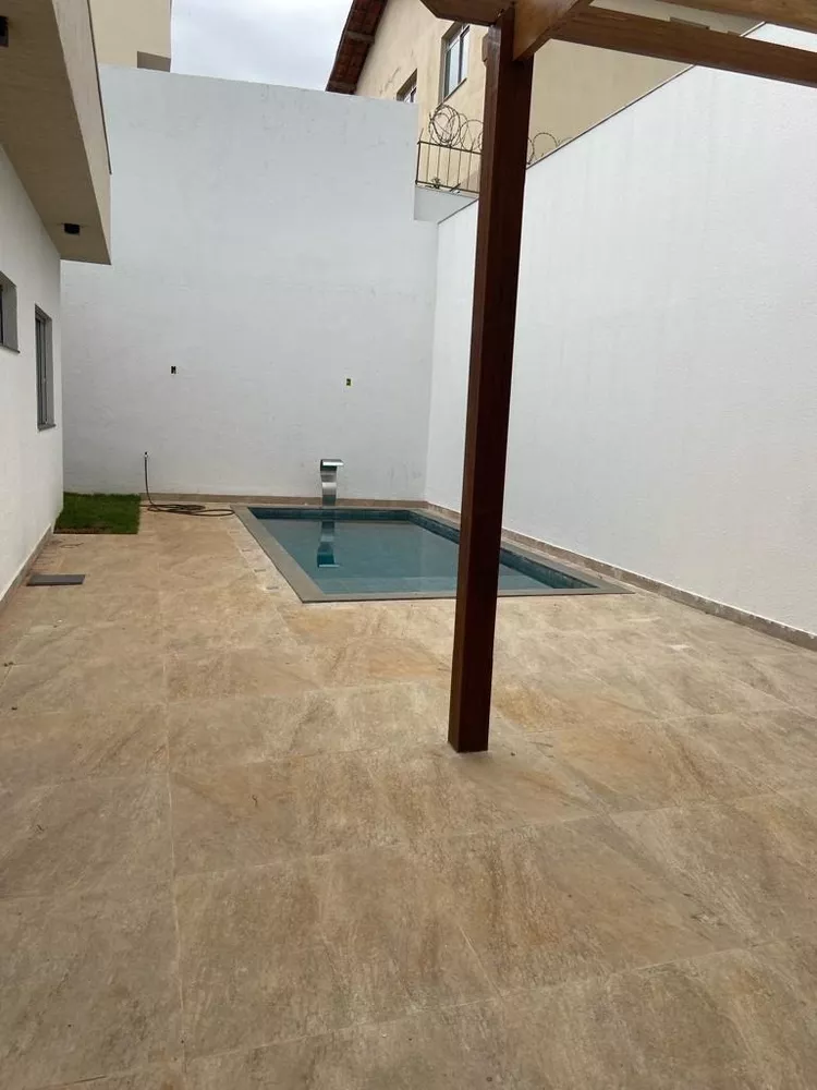 Casa à venda com 3 quartos, 151m² - Foto 8