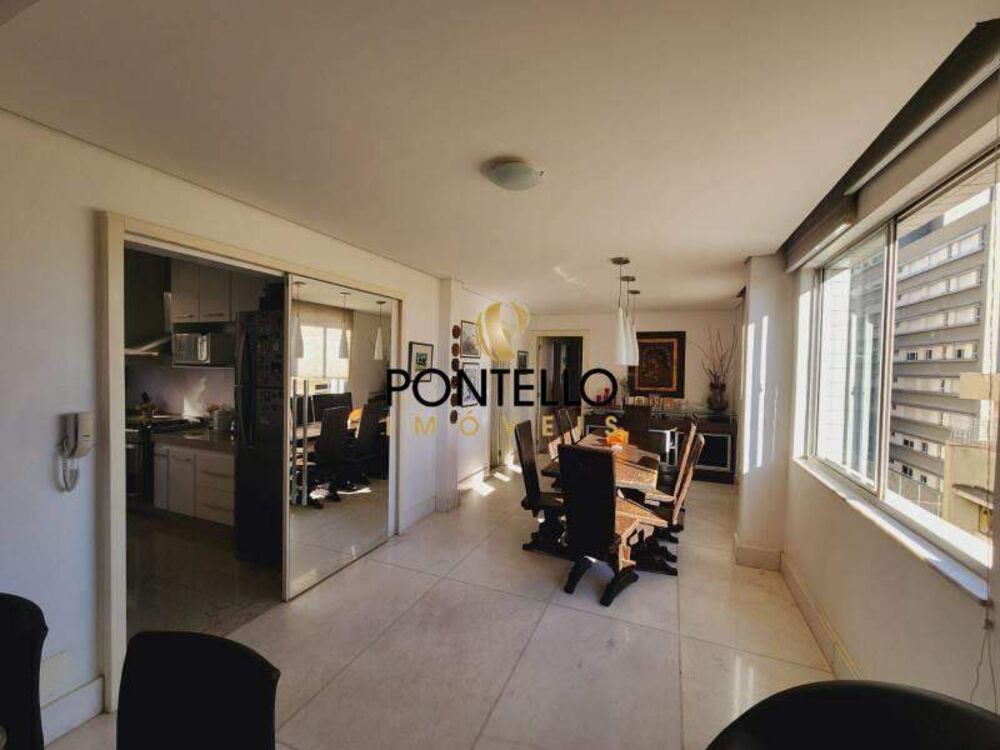 Apartamento à venda com 4 quartos, 227m² - Foto 1