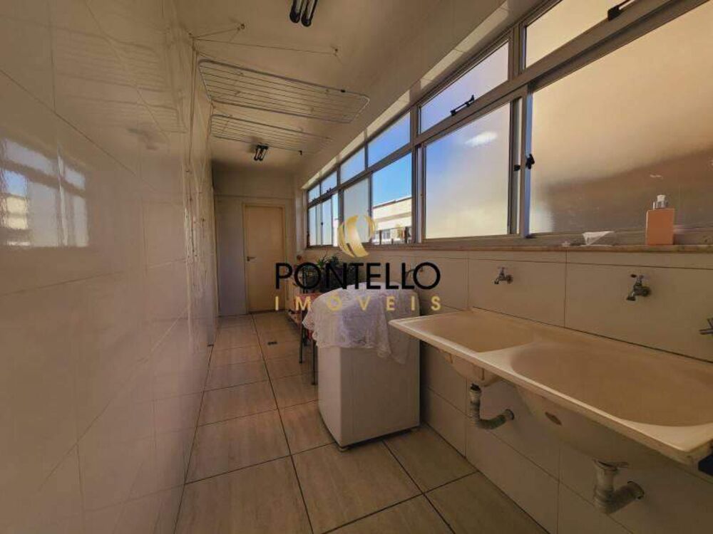 Apartamento à venda com 4 quartos, 227m² - Foto 8