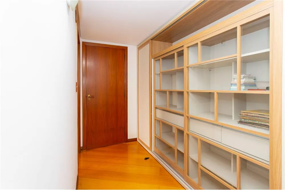 Apartamento à venda com 3 quartos, 207m² - Foto 25