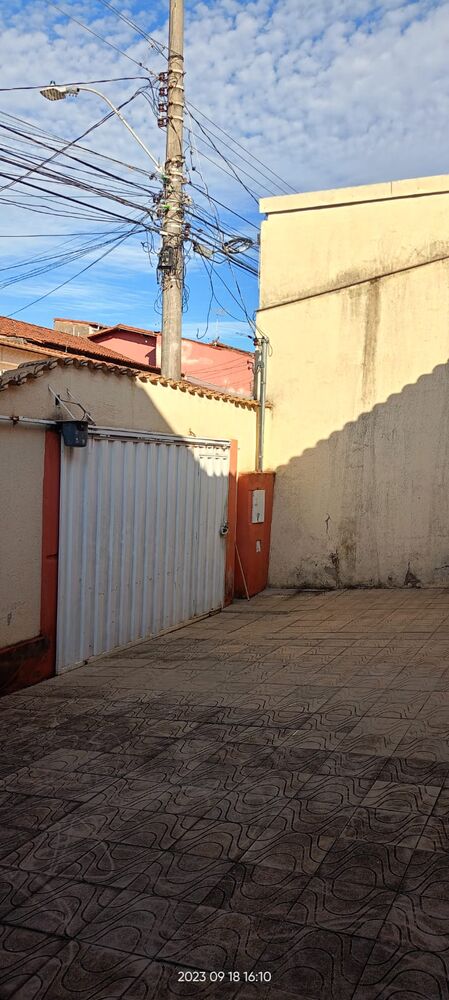 Casa à venda com 6 quartos, 320m² - Foto 8