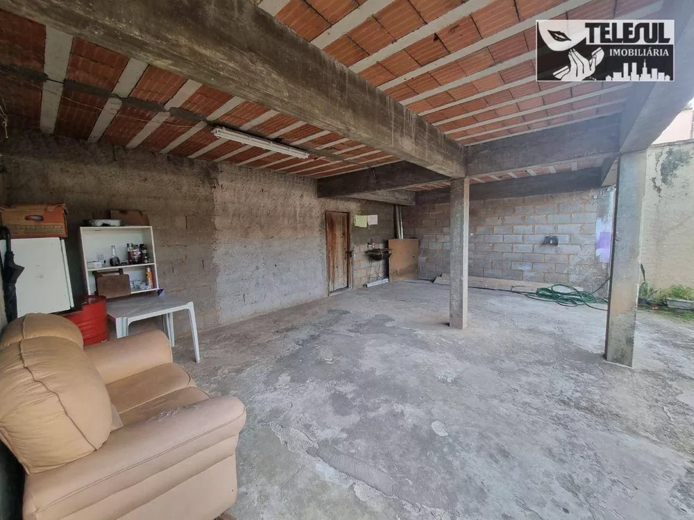 Casa para alugar com 2 quartos, 250m² - Foto 2