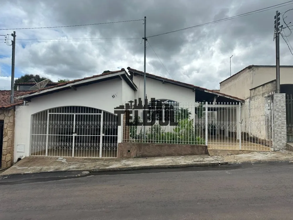 Casa, 3 quartos, 275 m² - Foto 1