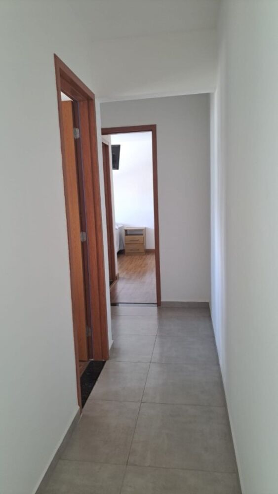 Apartamento à venda com 2 quartos, 70m² - Foto 2