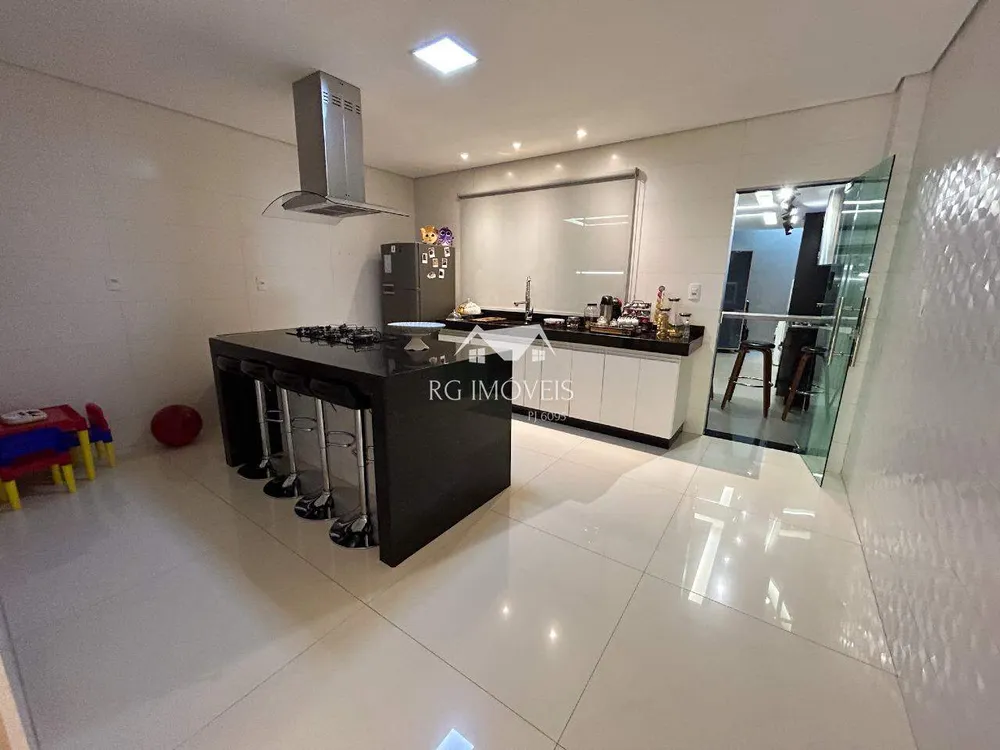 Casa, 3 quartos, 210 m² - Foto 4