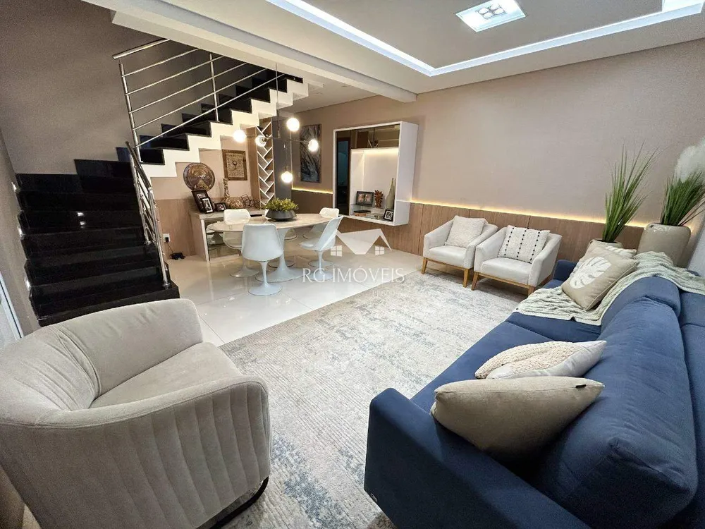 Casa, 3 quartos, 210 m² - Foto 1