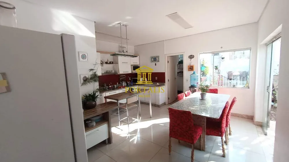 Casa, 4 quartos, 180 m² - Foto 4