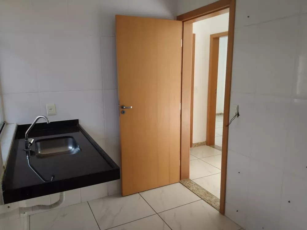 Apartamento à venda com 2 quartos, 65m² - Foto 4