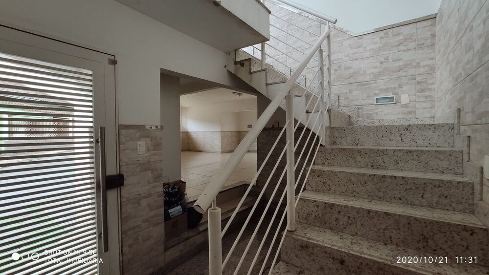 Casa à venda com 3 quartos - Foto 1