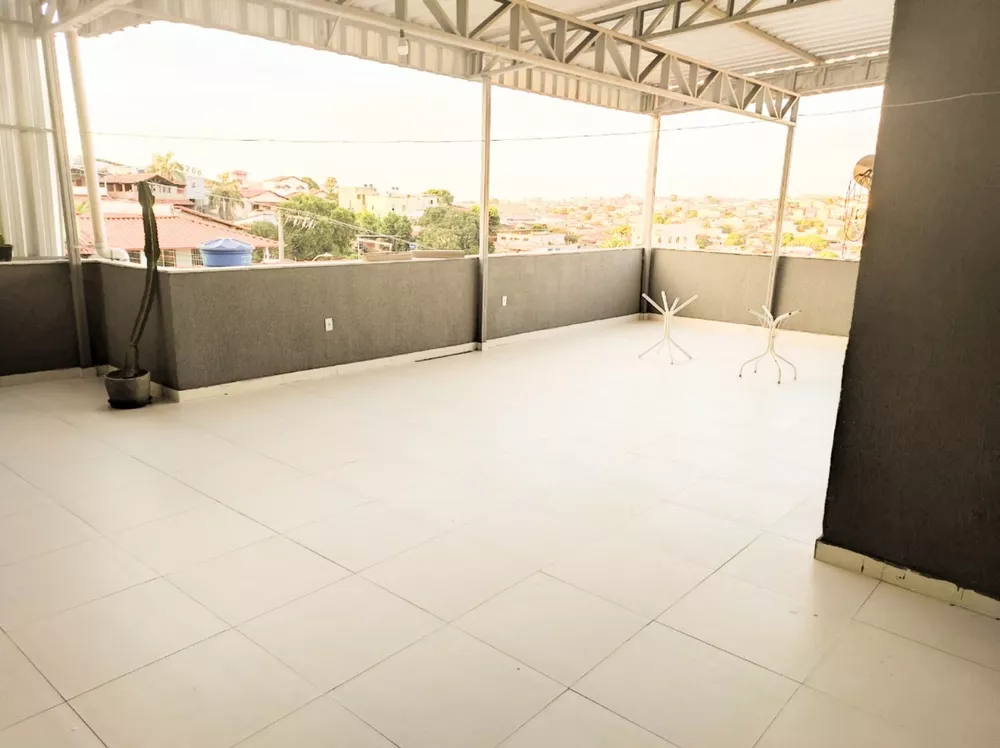 Casa à venda com 3 quartos, 190m² - Foto 1