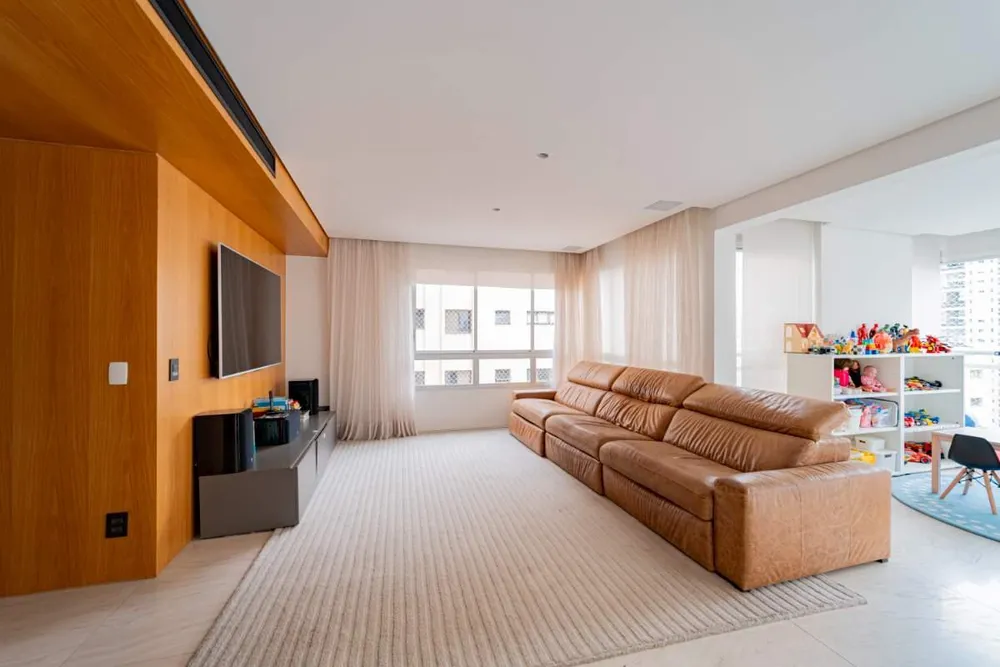 Apartamento, 3 quartos, 220 m² - Foto 1