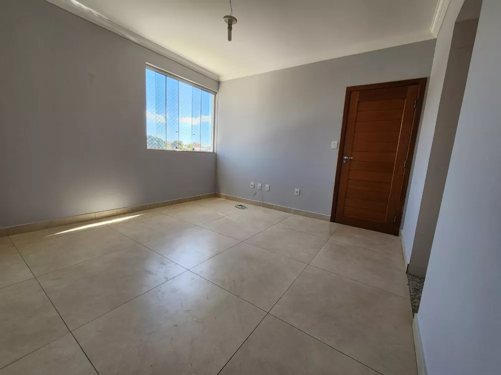 Apartamento à venda com 3 quartos, 64m² - Foto 2