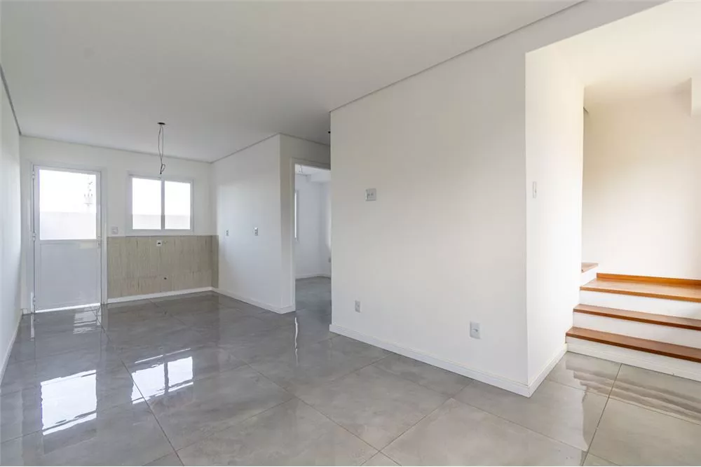 Casa à venda com 3 quartos, 96m² - Foto 4