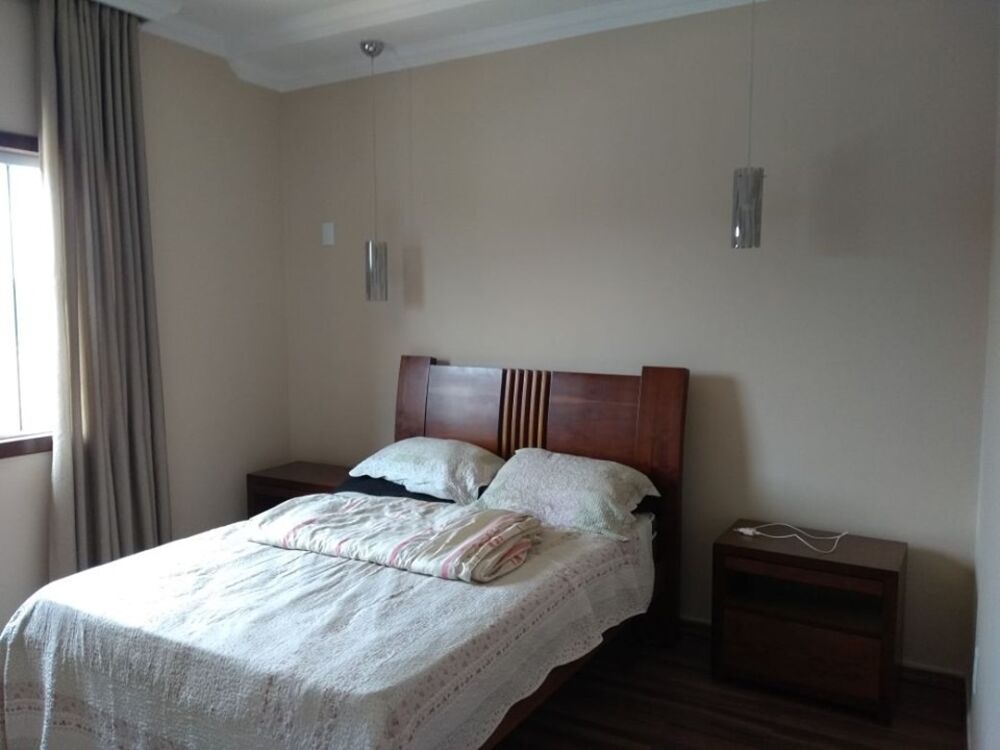 Casa para alugar com 4 quartos, 279m² - Foto 15
