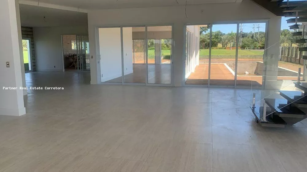 Casa de Condomínio à venda com 5 quartos, 1054m² - Foto 2