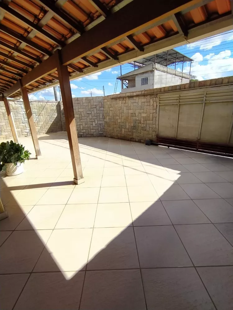 Casa à venda com 3 quartos, 360m² - Foto 3