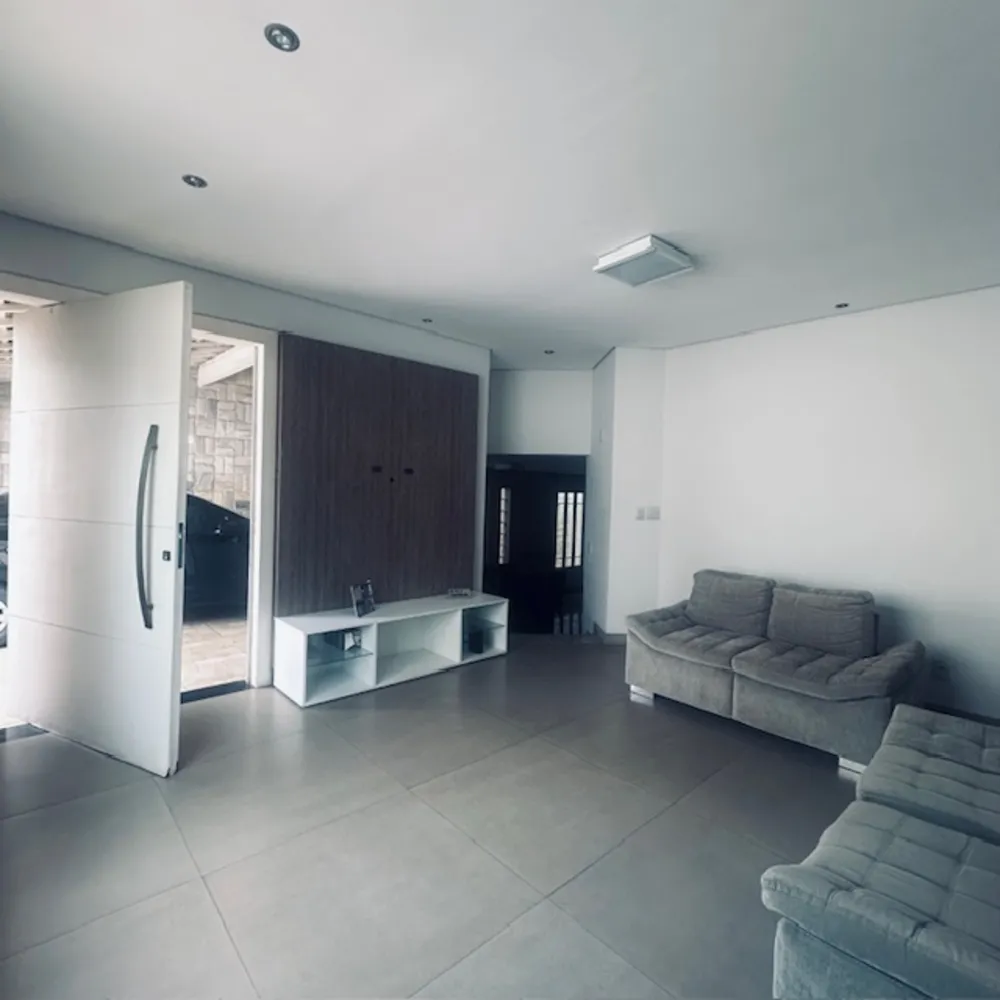 Casa, 3 quartos, 282 m² - Foto 1