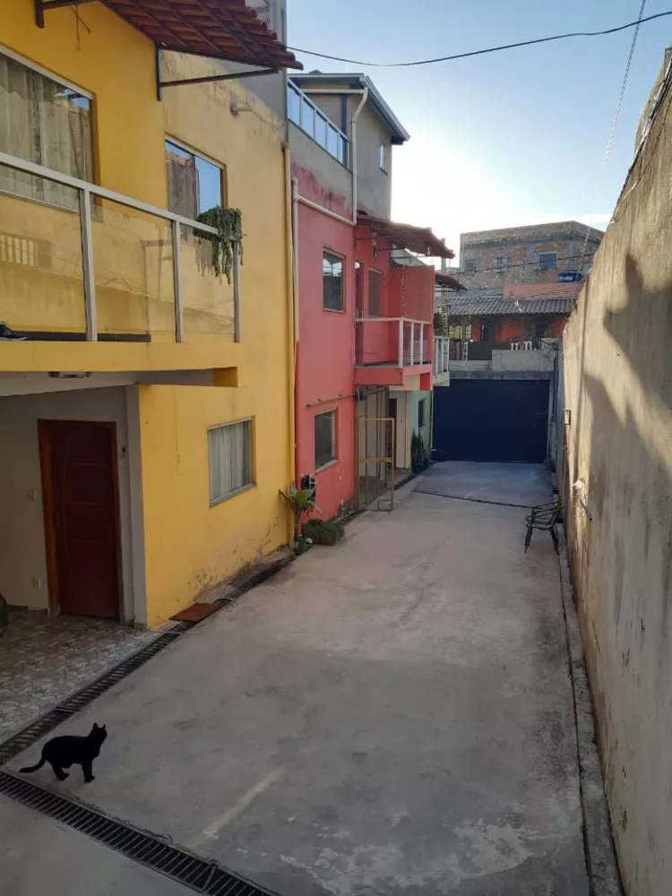 Casa à venda com 3 quartos, 159m² - Foto 1