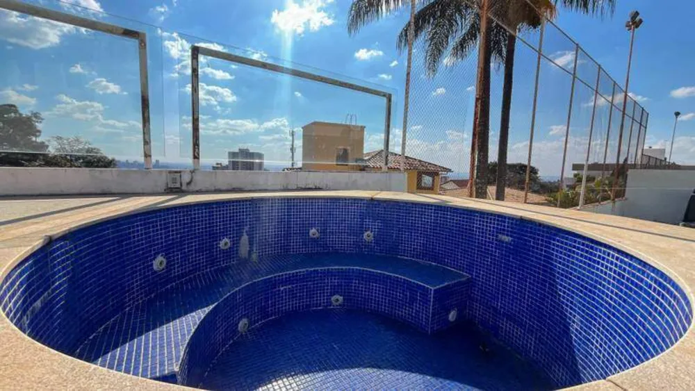 Casa, 4 quartos, 330 m² - Foto 1