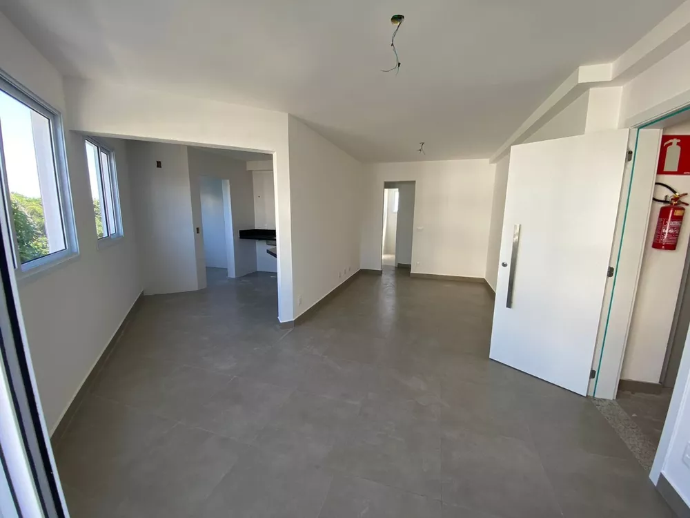 Apartamento à venda com 3 quartos, 97m² - Foto 1