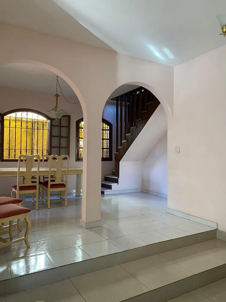 Casa, 3 quartos, 216 m² - Foto 2