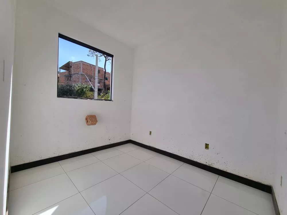 Casa à venda com 3 quartos, 75m² - Foto 4