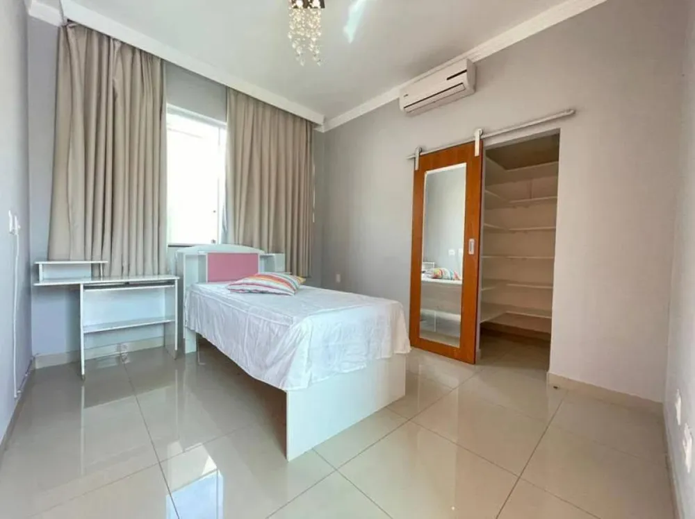 Casa, 4 quartos, 270 m² - Foto 12