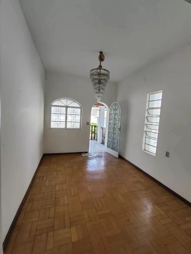 Casa à venda com 3 quartos, 200m² - Foto 9