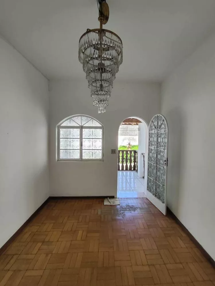 Casa à venda com 3 quartos, 200m² - Foto 13